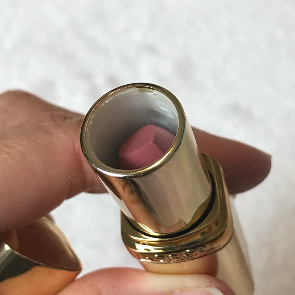 L'Oreal Colour Riche Lipstick 129 Montmartre Color New. - Picture 8 of 9